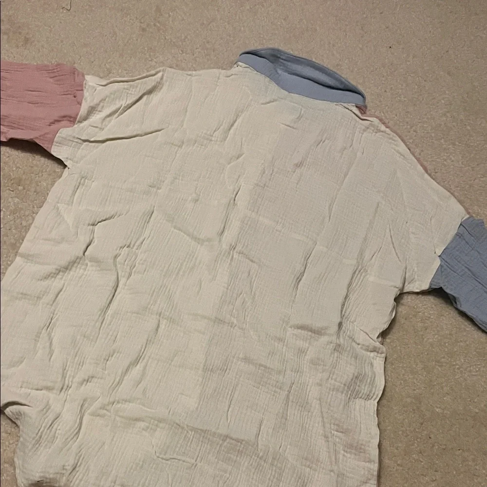 Colorblock Button-Up Shirt - Picture 3 of 3